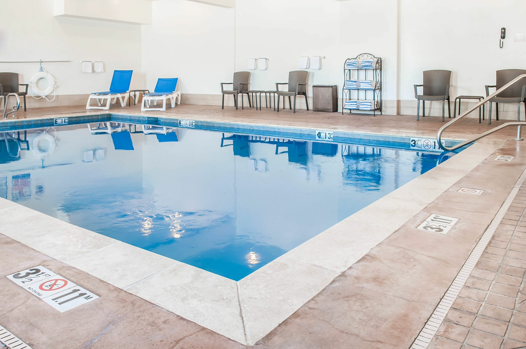 Comfort Suites Farmington Extérieur photo
