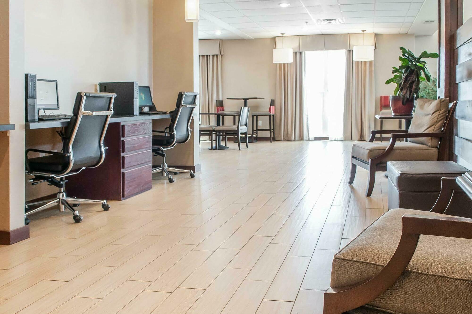 Comfort Suites Farmington Extérieur photo