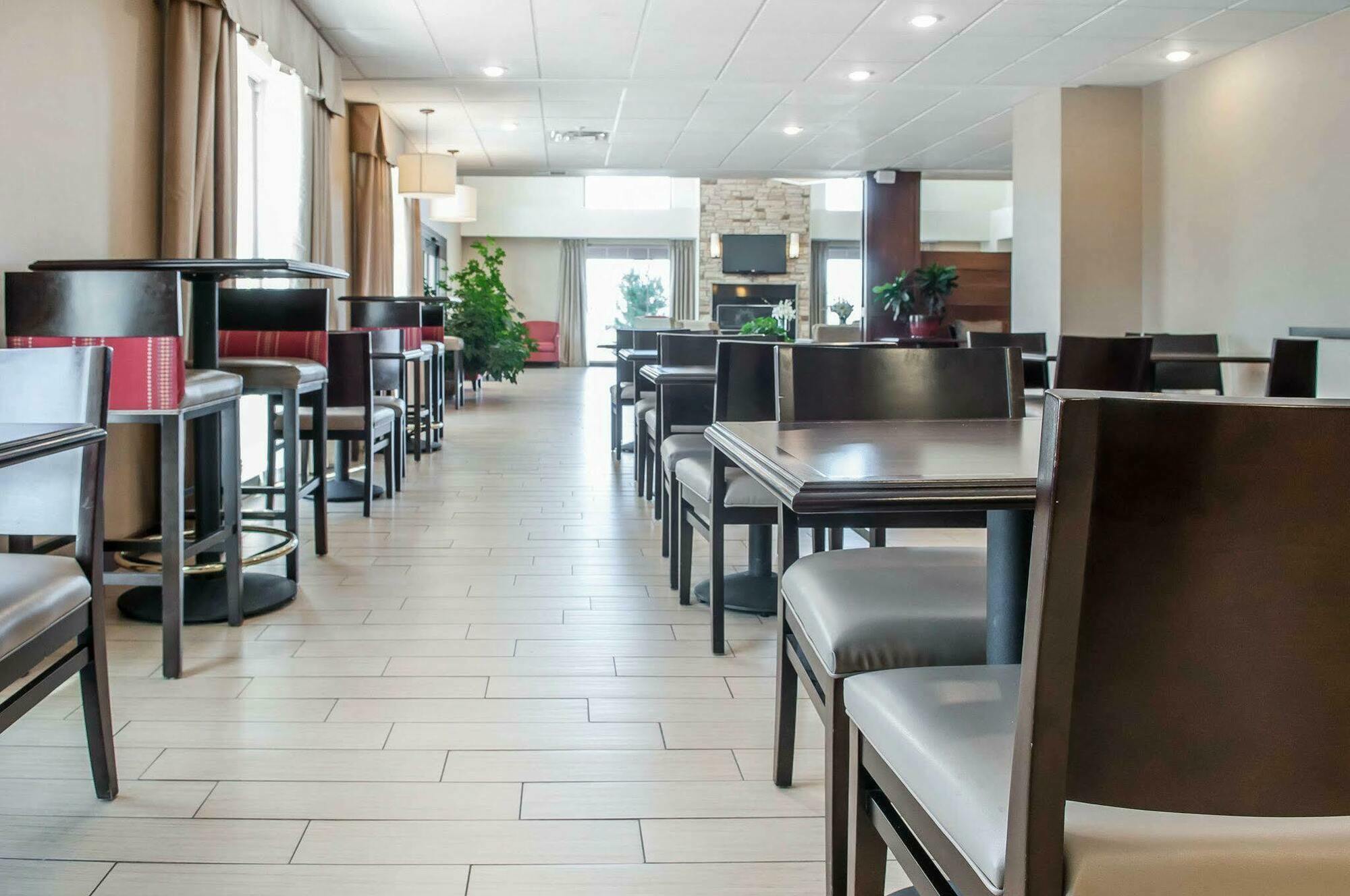 Comfort Suites Farmington Extérieur photo
