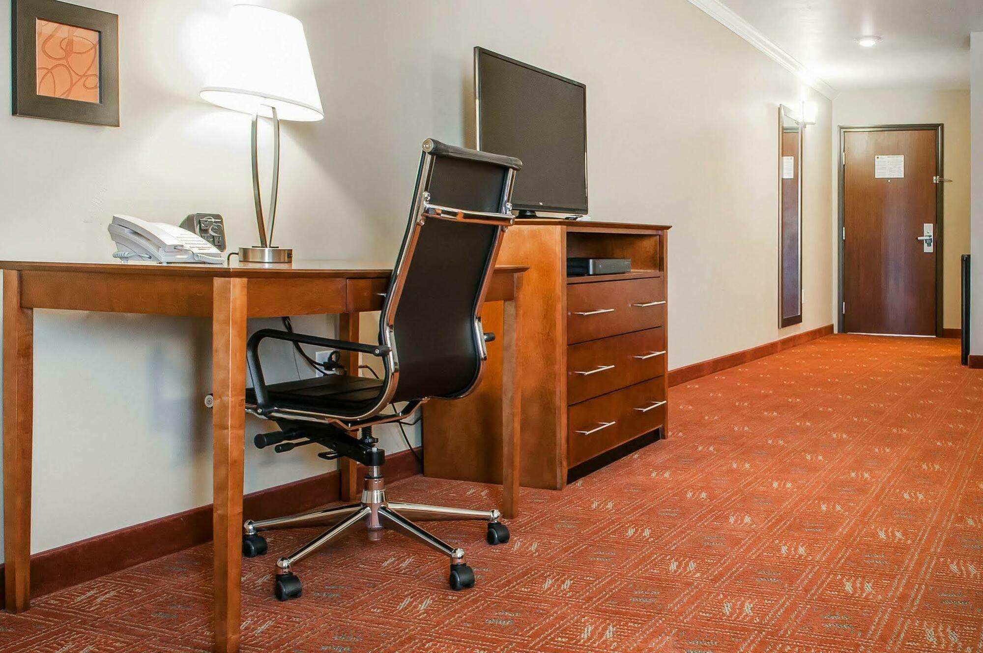 Comfort Suites Farmington Extérieur photo